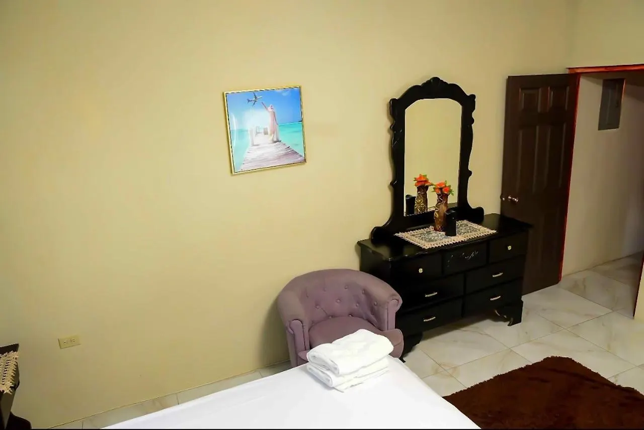 דירה Portmore Villa