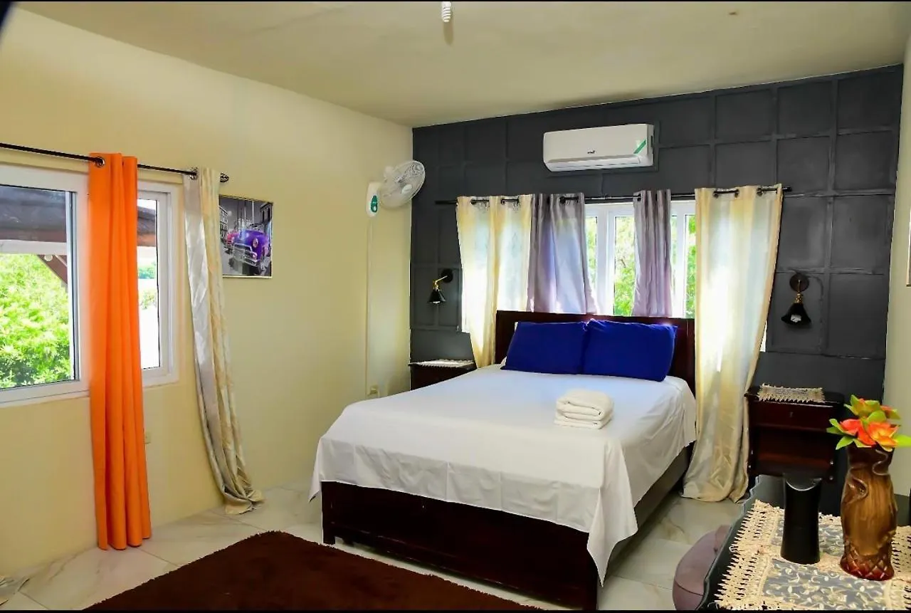 דירה Portmore Villa