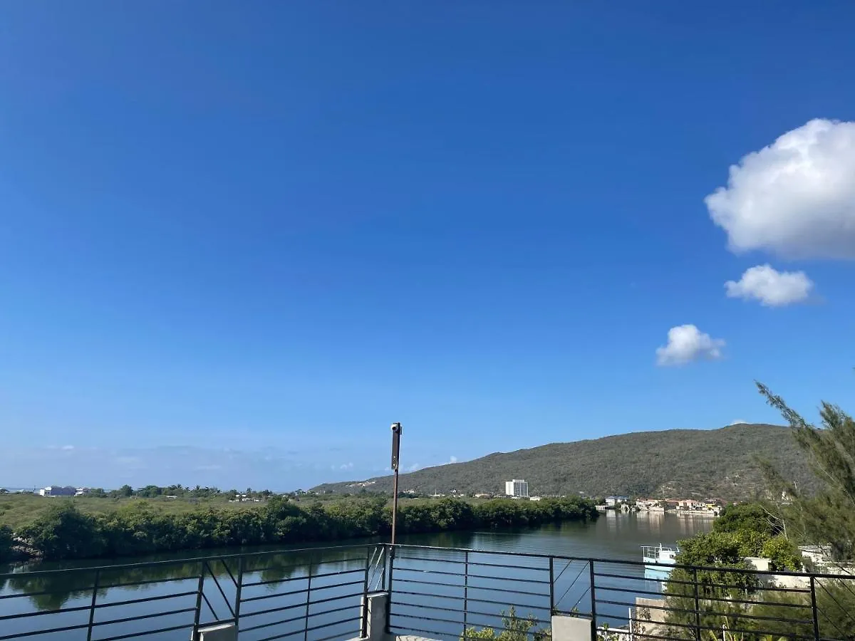 דירה Portmore Villa