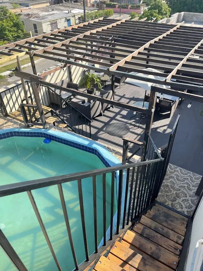 Portmore Villa דירה